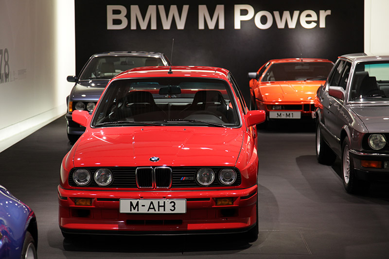 BMW M3 (E30), Bauzeit: 1986-89, Hubraum: 2.302 ccm, 200 PS bei 6.750 U/Min., 240 Nm bei 4.750 U/Min., vmax: 235 km/h