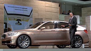 Auto-Salon Genf 2009. Pressekonferenz BMW Group. Dr. Klaus Draeger, Mitglied des Vorstands der BMW AG, Entwicklung 