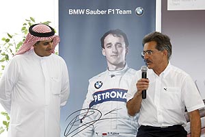 Mario Theissen bei einem BMW-Vertragsh�ndler in Bahrain