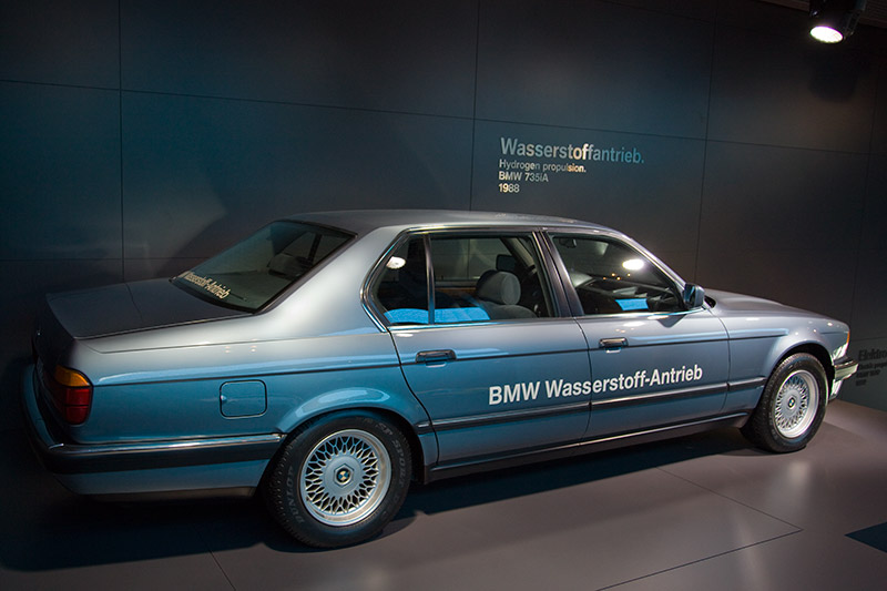 BMW 735i (Modell E32) mit Wasserstoffantrieb aus dem Jahr 1988