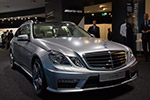 Weltpremiere: Eiltransporter Mercedes AMG E63 als T-Modell mit 525 PS und 1.950 Liter Stauraum 