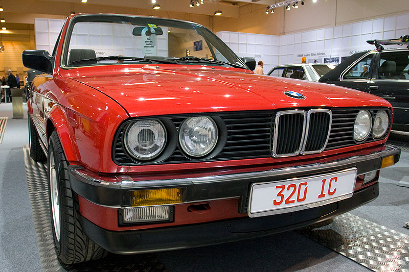 BMW 320i Cabrio auf der Techno Classica 2009 in Essen