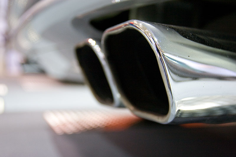 BMW 850i, rechteckige Auspuff-Endrohre