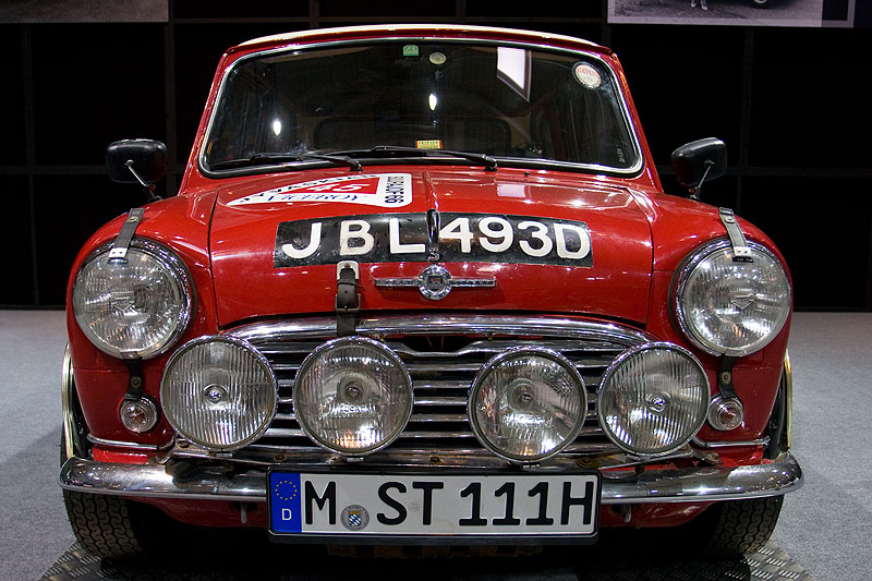 Morris Mini-Cooper S Rallyeversion auf der Techno Classica 2009 in Essen