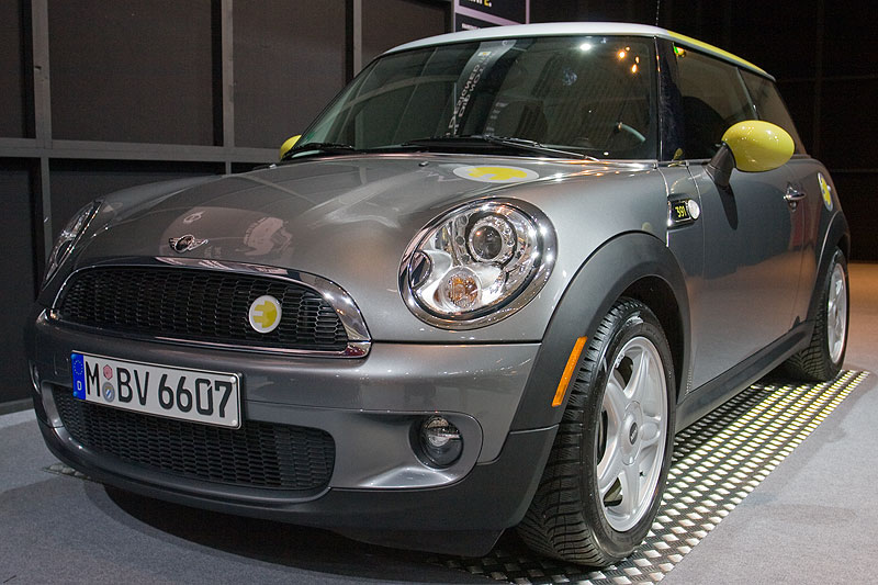 MINI E auf der Techno Classica 2009 in Essen