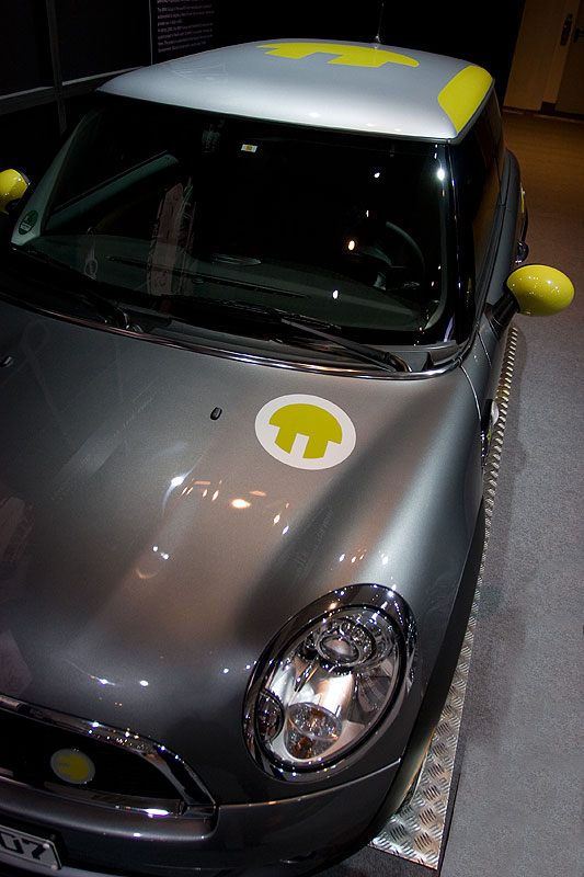 MINI E auf der Techno Classica 2009 in Essen