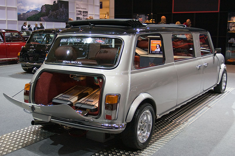 MINI Stretchlimousine auf der Techno Classica 2009 in Essen
