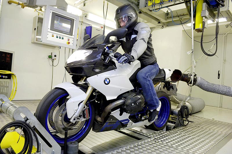 BMW Werk Berlin Rollenpr�fstand