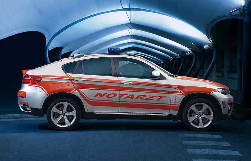 Demonstrationsfahrzeug �Notarzt� BMW X6 xDrive50i