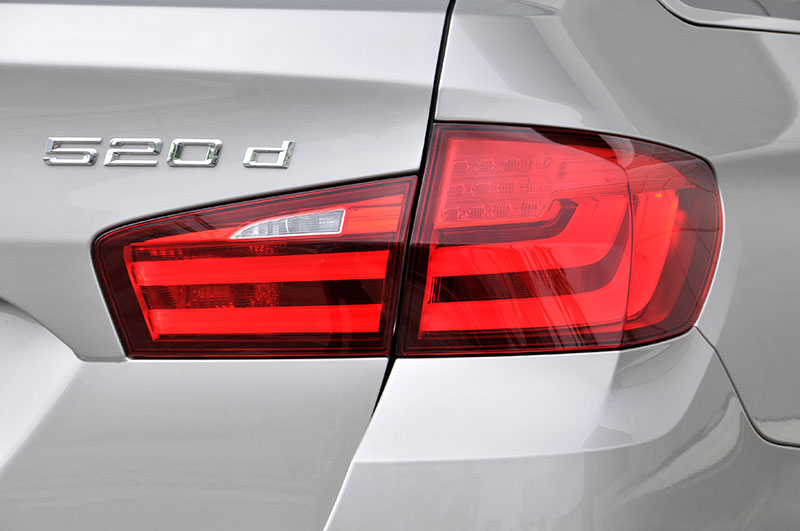 BMW 520d Touring (Modell F11), Typschild an der Heckklappe