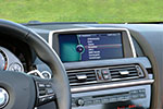 BMW 6er Cabrio (Modell F12), freistehendes Control-Display, serienmäßig 7,1 Zoll groß, mit Navigation Professional 10,2 Zoll.