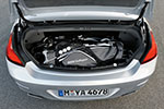 BMW 6er Cabrio mit 300-350 Liter großem Kofferraum - Platz genug für zwei 46 Zoll Golfbag und einen Business Koffer.