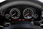BMW 6er Cabrio mit Tachometer in Black-Panel-Technologie - ähnlich wie im 7er-BMW