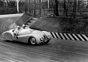 BMW 328 Mille Miglia Roadster während des I. Gran Premio Brescia delle Mille Miglia, 28.04.1940