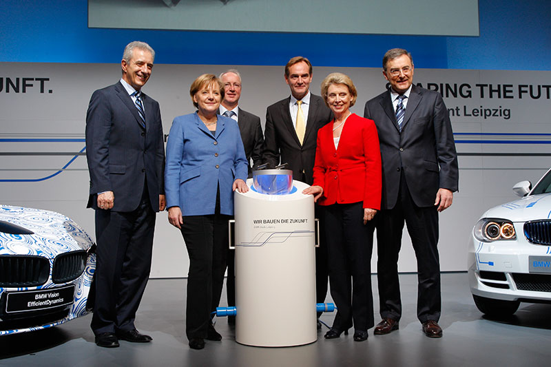v. l.: Stanislaw Tillich, Bundeskanzlerin Dr. Angela Merkel, Manfred Erlacher, Burkhard Jung, Chris Gregoire, Dr. Norbert Reithofer