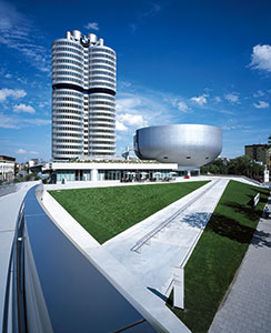 BMW Museum neben BMW Konzernzentrale