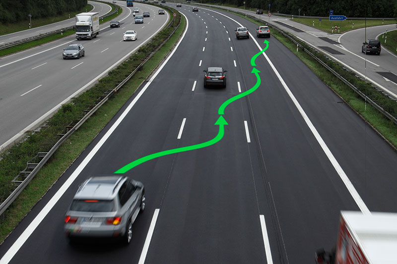   Forschungsprojekt Nothalteassistent von BMW ConnectedDrive. Im Falle eines Falles muss das Auto wie gezeigt auf den Standstreifen gelenkt werden.