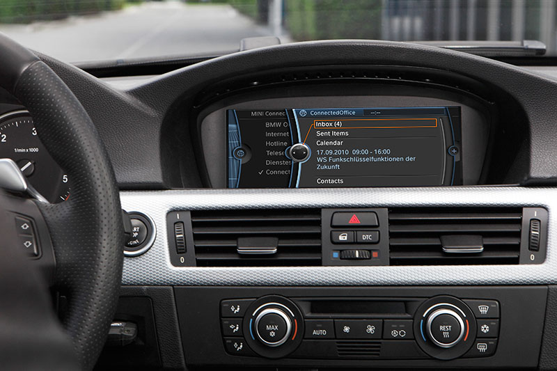 Outlook-Funktionalit�t im Auto