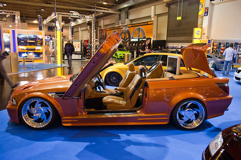 BMW 3er Cario mit Seitenschweller von Seidel, Lumma Frontspoiler, Rieger Heckspoiler, Eigenbau Fl�gelt�ren, Radh�user verbreitert