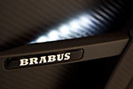 Brabus E V12, passive Beleuchtung hinter dem Brabus Schriftzug am vorderen Kotflügel.