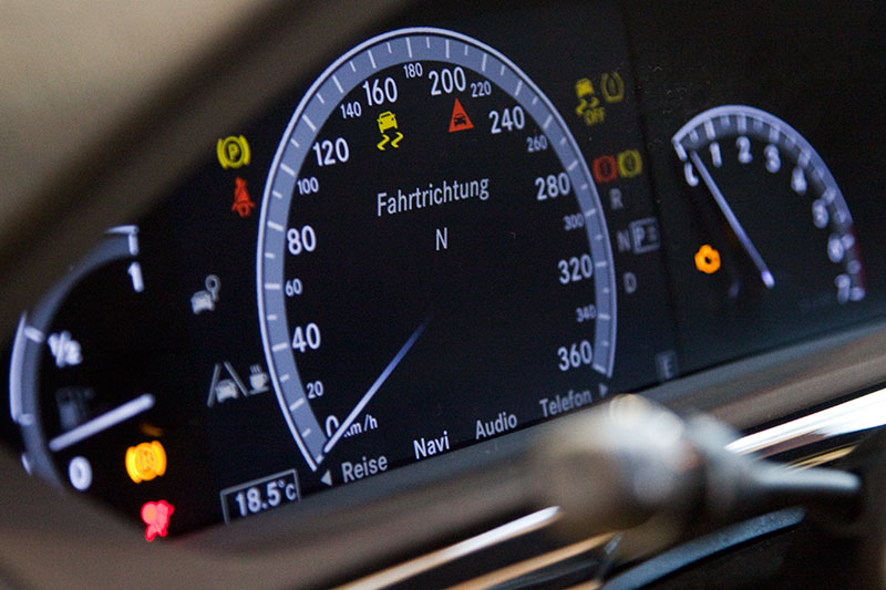 Brabus iBusiness, Tachometer bis 360 km/h, schnellste Luxus-Limousine der Welt