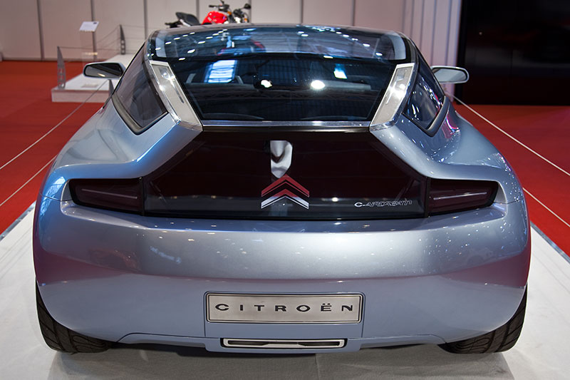 Citro�n C-Airdream, Oberteil komplett verglast. Es gibt keine Pedale: z. B. Gasgeben �ber das Lenkrad per Daumendruck.