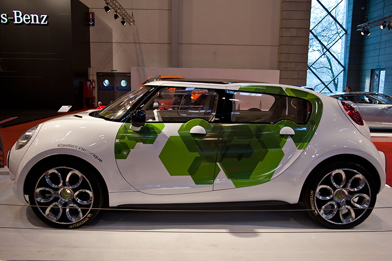 Citro�n Cactus mit witzigem und schicken Design und Hybrid-Technik zu einem familienvertr�glichem Preis.