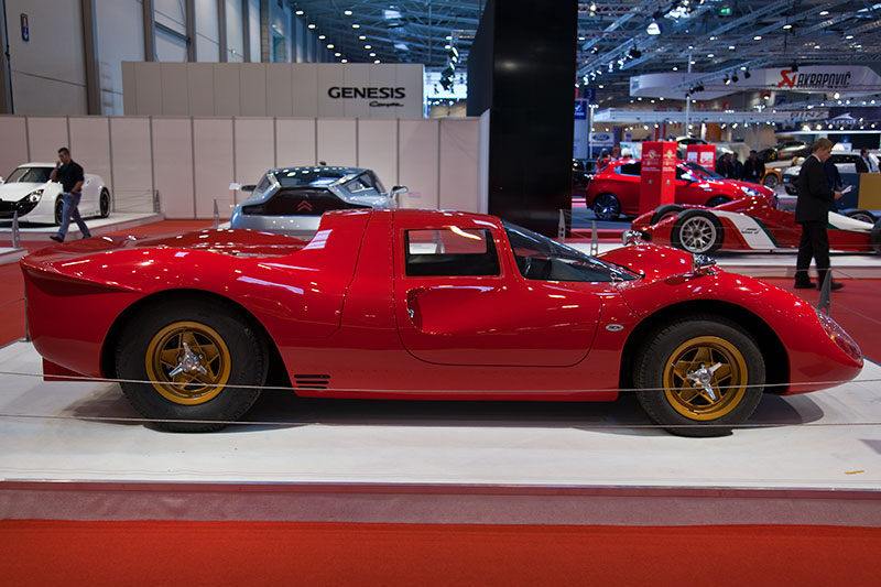 Sbarro Ferrari P4, mit 5-Liter Ferrari-Motor 260 km/h schnell. Gewicht: 1,3 Tonnen.