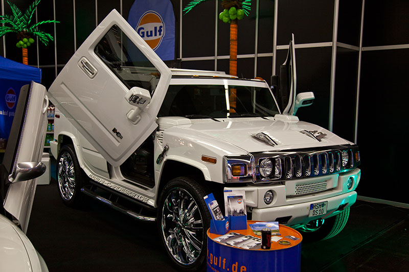 Gulf Hummer mit Fl�gelt�ren in Halle 1.A