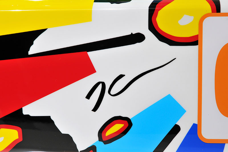 Jeff Koons� Unterschrift auf dem 17. BMW Art Car