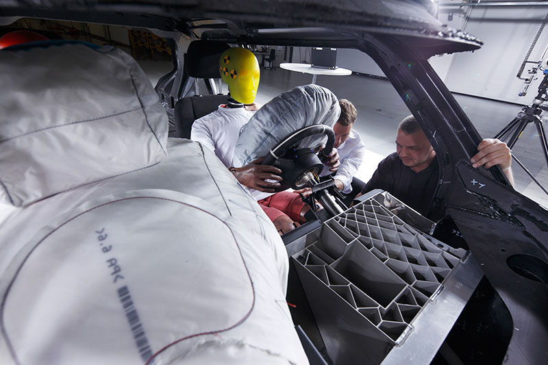 Erprobungstr�ger mit CFK-Fahrgastzelle