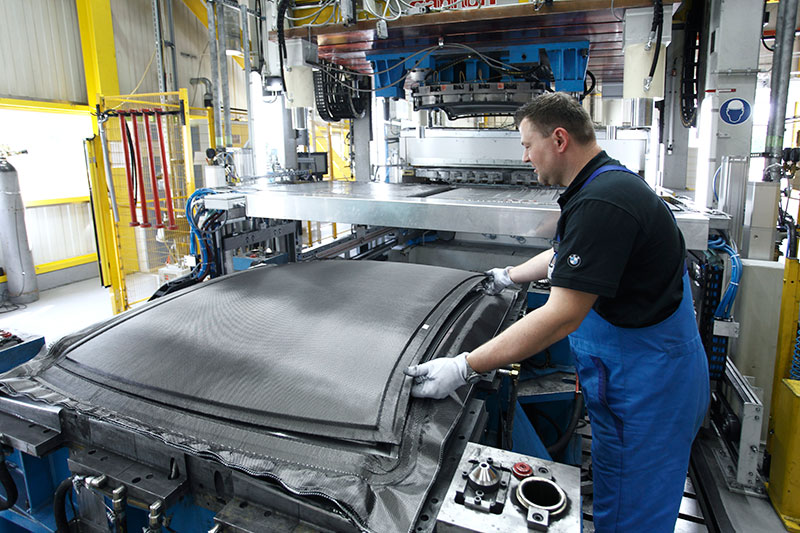 BMW Werk Landshut, Preformen des Carbondaches BMW M3