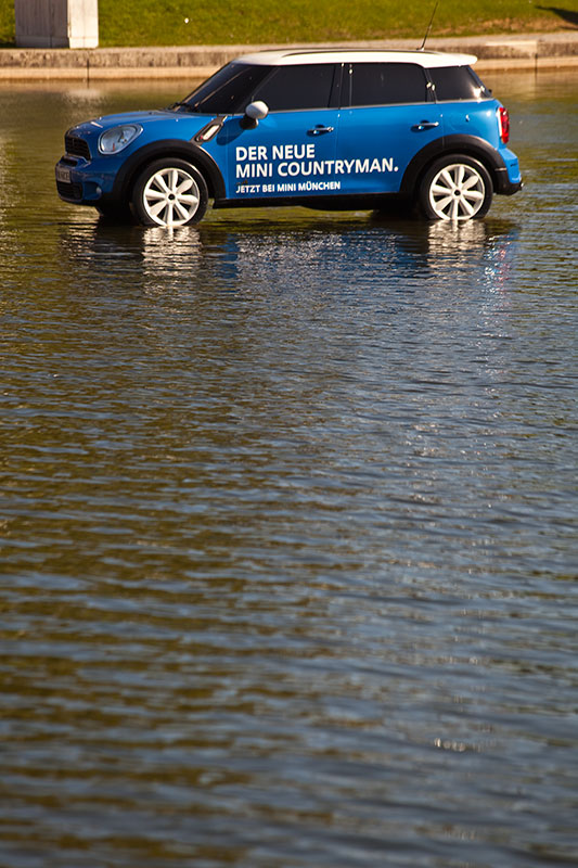 schwimmender MINI Countryman