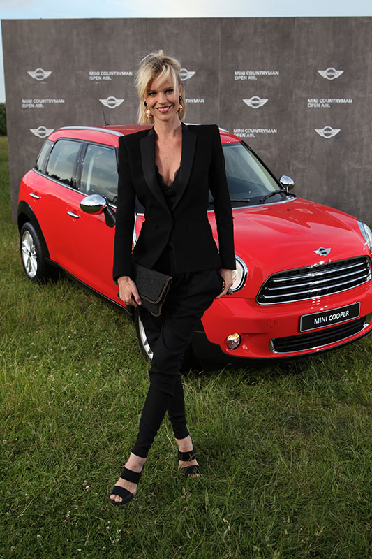 MINI Countryman Open Air in London. Eva Herzigova.