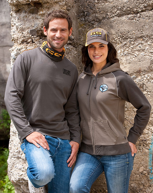 BMW Motorrad Style GS 2011: Shirt GS Herren und Easy Tube GS; Kapuzenjacke GS Damen und Cap GS