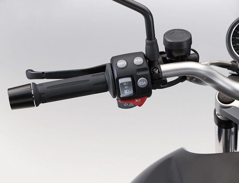 BMW R 1200 R, Griff links