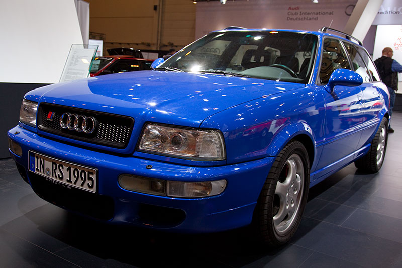Foto Audi RS2 Avant, 4.510 mm lang, 1.595 kg schwer, 262 km/h schnell