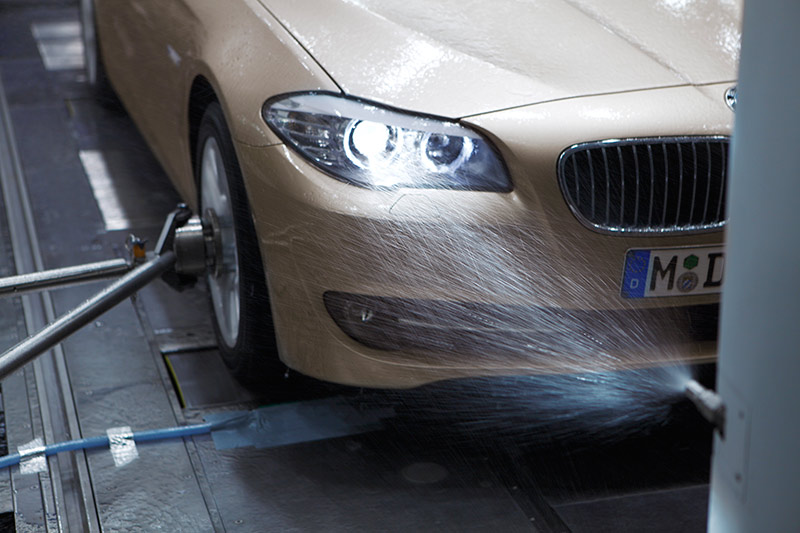 Das neue Energie- und umwelttechnische Versuchszentrum - Umweltwindkanal - Regensimulation