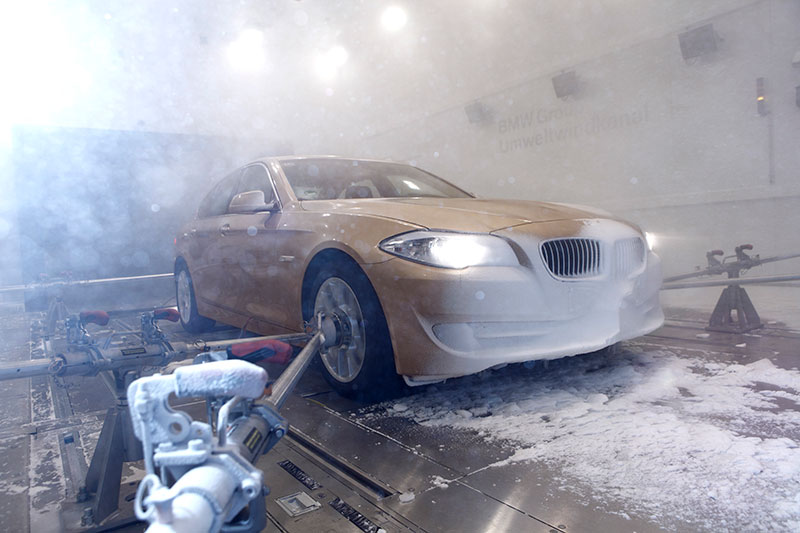 Das neue Energie- und umwelttechnische Versuchszentrum - Umweltwindkanal - Schneesimulation