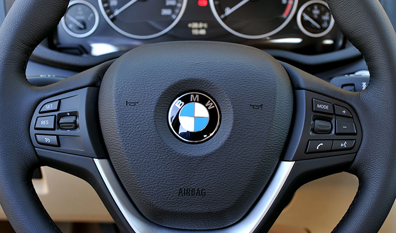BMW X3 2.0d (F25), Lenkrad