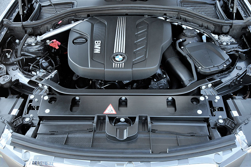 BMW X3 2.0d (F25), Motorraum