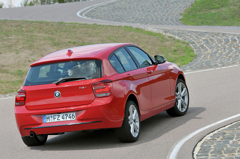 BMW 118i Sport Line (F25)