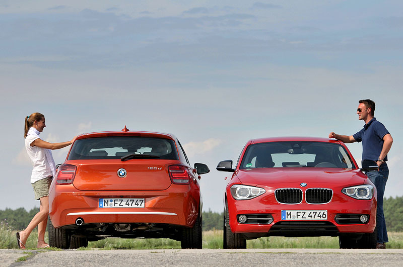 BMW 120d Urban Line (F20) zusammen mit dem BMW 118i Sport Line in Berlin.