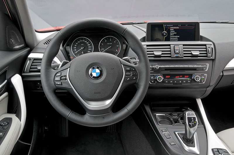 BMW 120d Urban Line (F20), Cockpit.