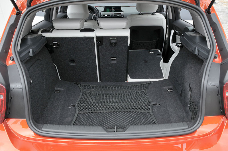 BMW 120d Urban Line (F20), geteilt umgeklappte Fondsitzbank