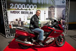 BMW Werk Berlin produziert zweimillionstes Motorrad: Hannes Jaenicke