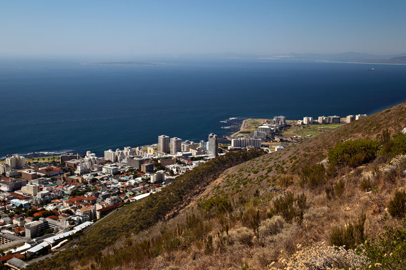 Blick vom Signal Hill auf Kapstadt und die Atlantikküste.