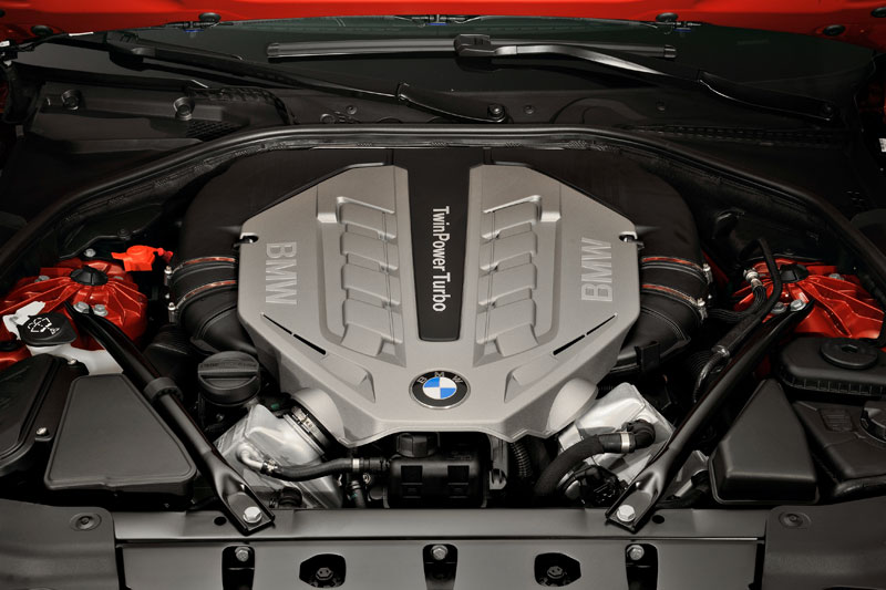 Das neue BMW 6er Coupe - BMW 650i TwinPower Turbo, BMW 8-Zylinder Benzinmotor mit DirekteinspritzungDas neue BMW 6er Coup - BMW 650i TwinPower Turbo, BMW 8-Zylinder Benzinmotor