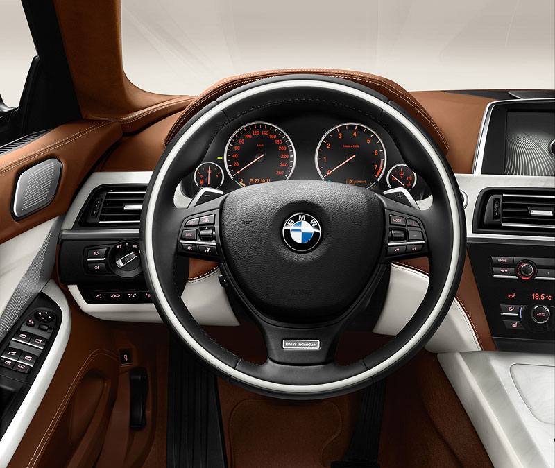 Das neue BMW 6er Gran Coup�, Interieur: BMW Individual Edelholzausf�hrung Esche maser wei�