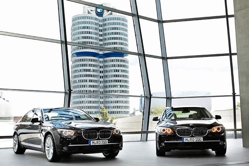 bergabe zweier BMW Individual 7er an das Charles Hotel Mnchen in der BMW Welt.
